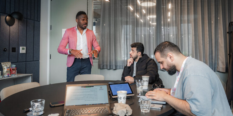 Corporate Governance – Building Adaptive Leaders for a Complex Future, Foundations of CSR and Sustainability (8-days)