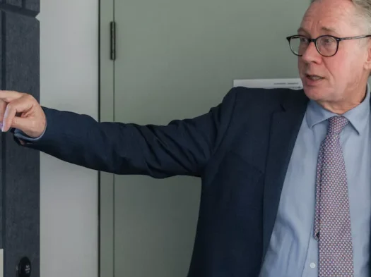 Corporate Governance and Responsibility (Online)